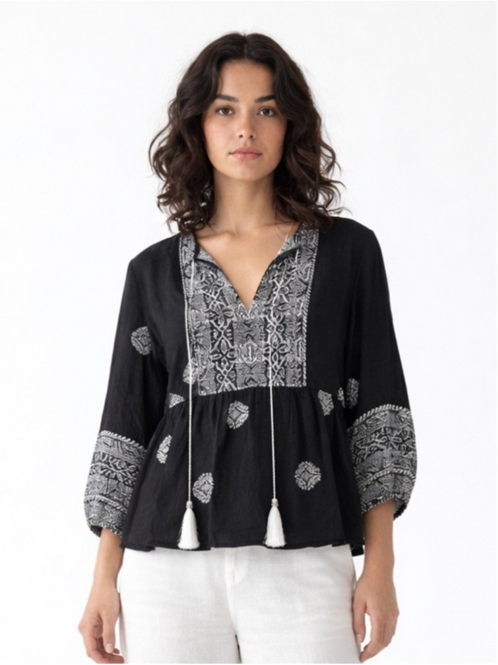 NWT Chelsea & Theodore Black White Embroidered Boho Tassel Peasant Blouse Sz S/P
